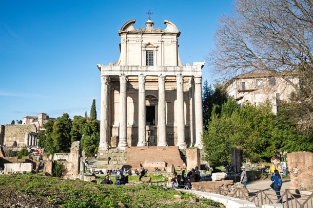 Temple of Antoninus Pius
