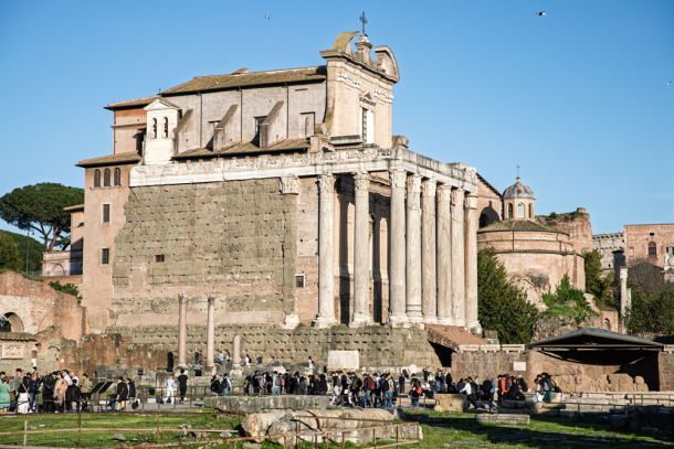 Temple side view, Forum